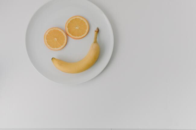 Могат ли банановите кори наистина да намалят бръчките?