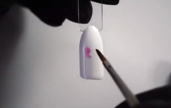 Как да нарисувате красиви макове върху ноктите си (ВИДЕО) 