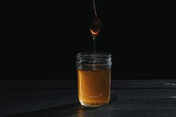 Защо медът се захаросва?
